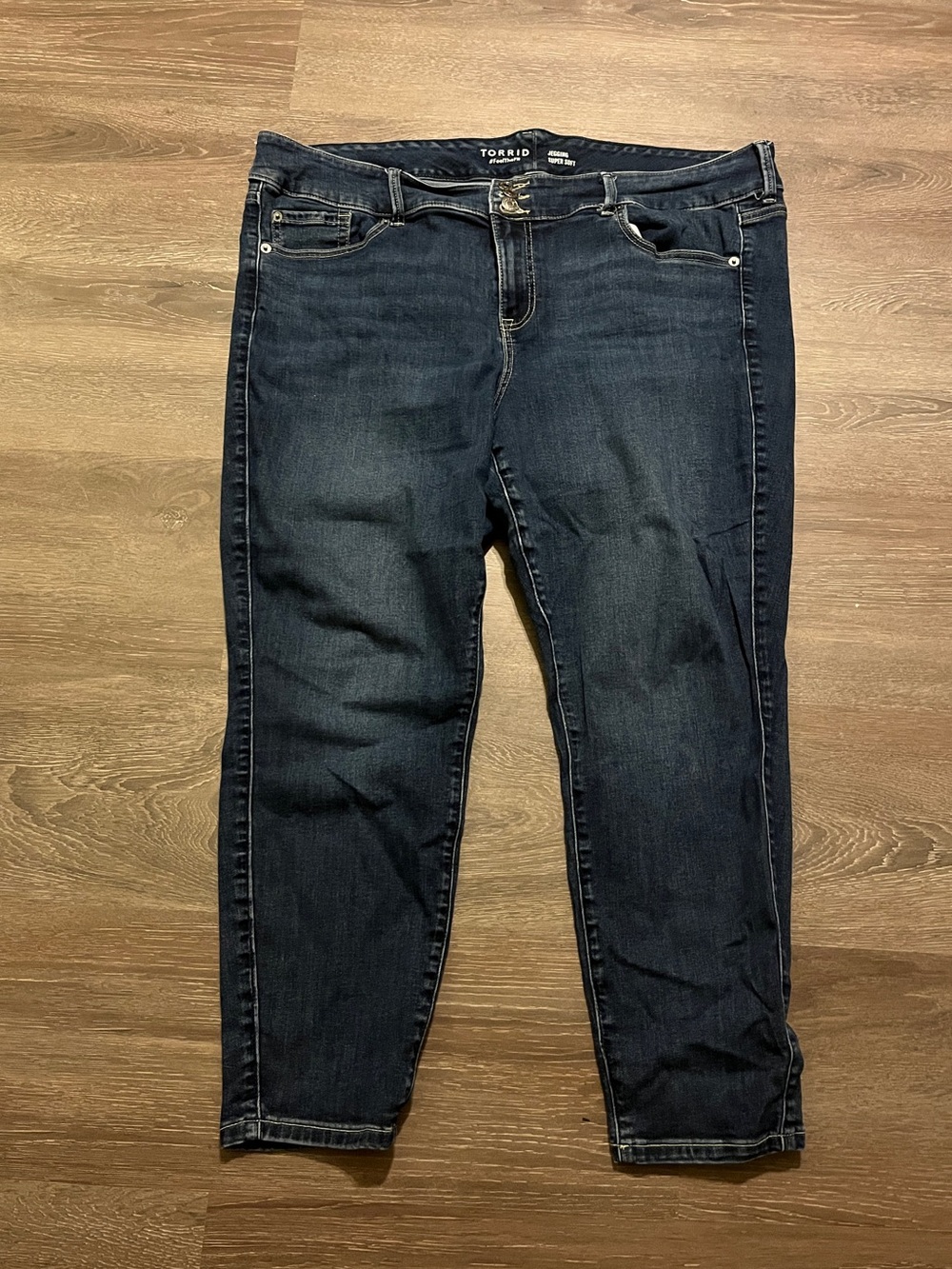 Torrid dark wash jegging jeans in a 22S #jeggings #plus